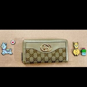 Gucci zippy wallet